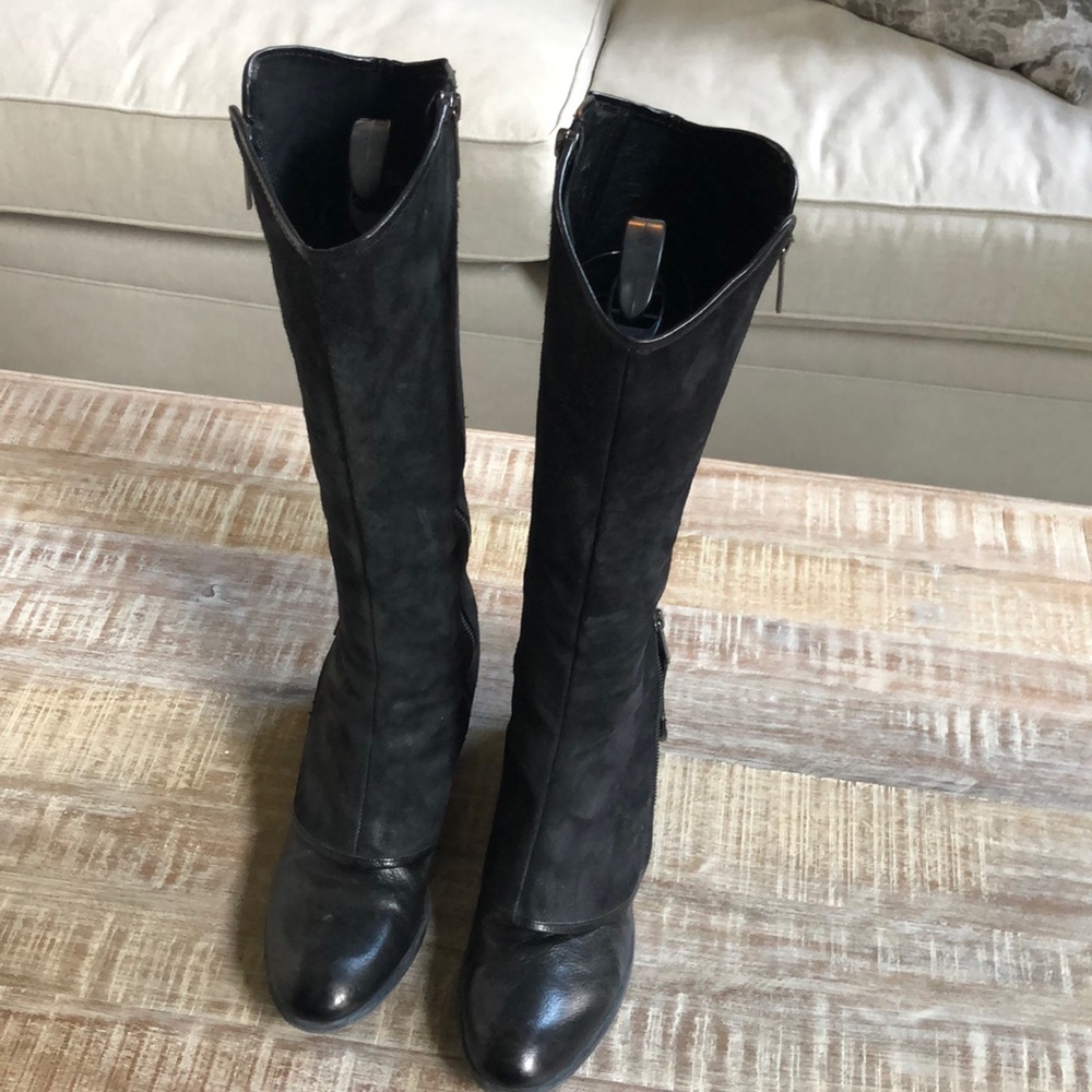 Donald Pliner black boots